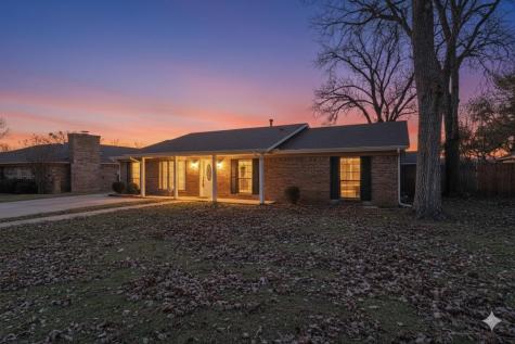 2134 Wellington Drive Grand Prairie TX 75051