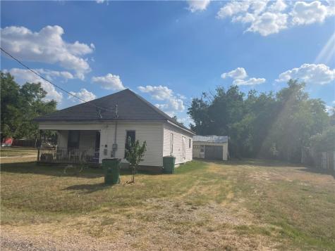 503 N 1st Street Rosebud TX 76570