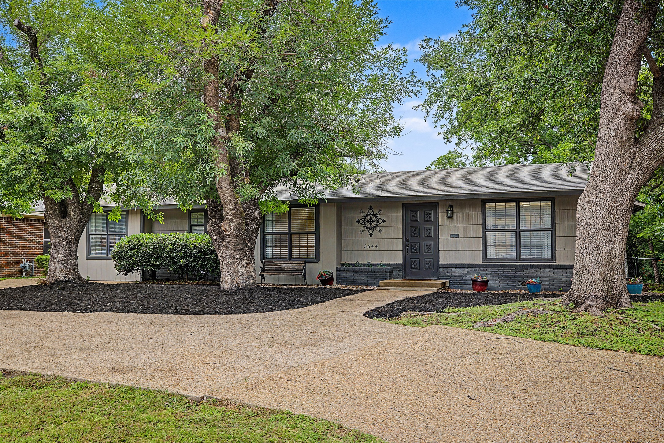 3644 W Seminary Drive Fort Worth TX 76109