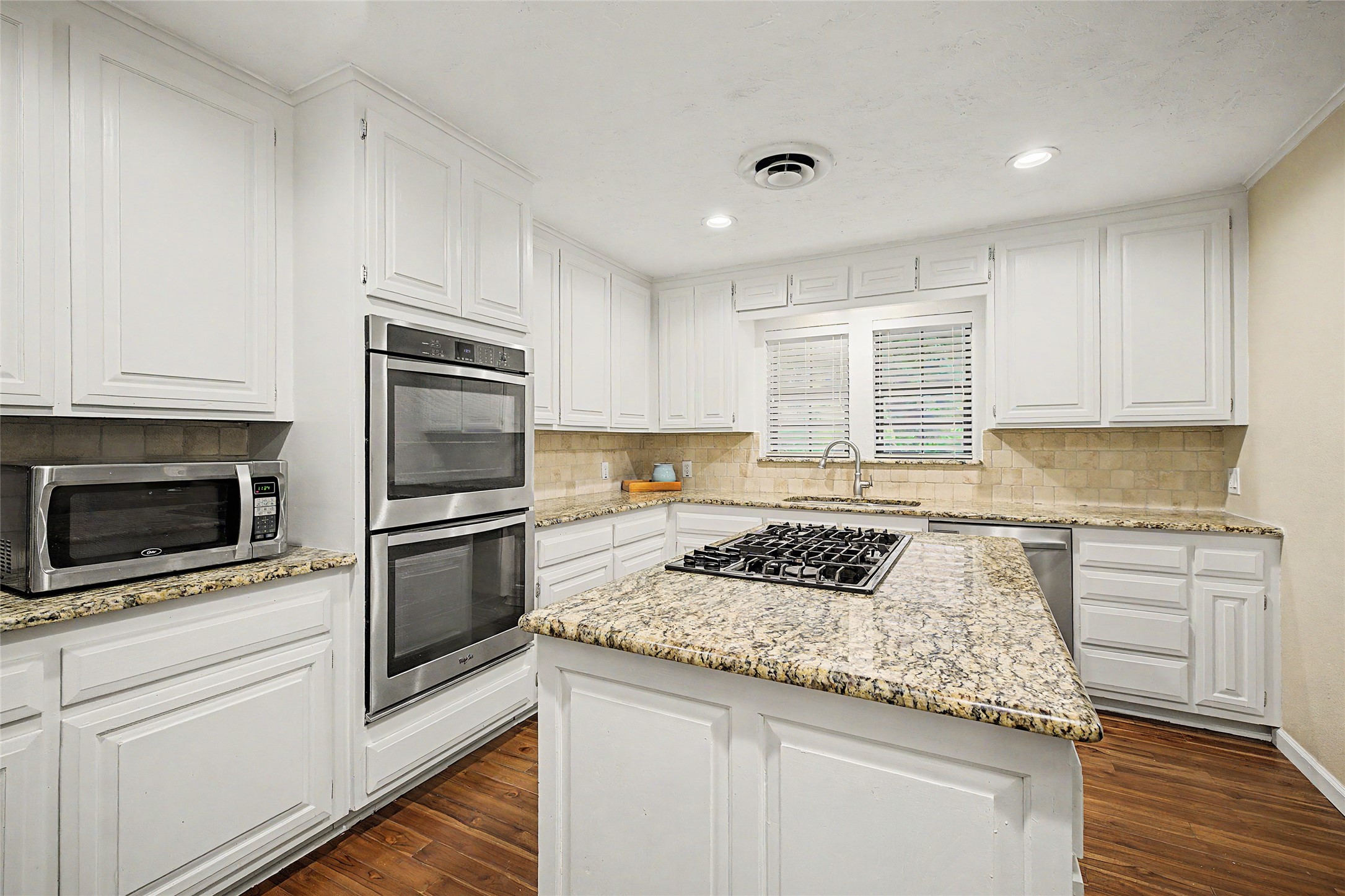 3644 W Seminary Drive Fort Worth TX 76109