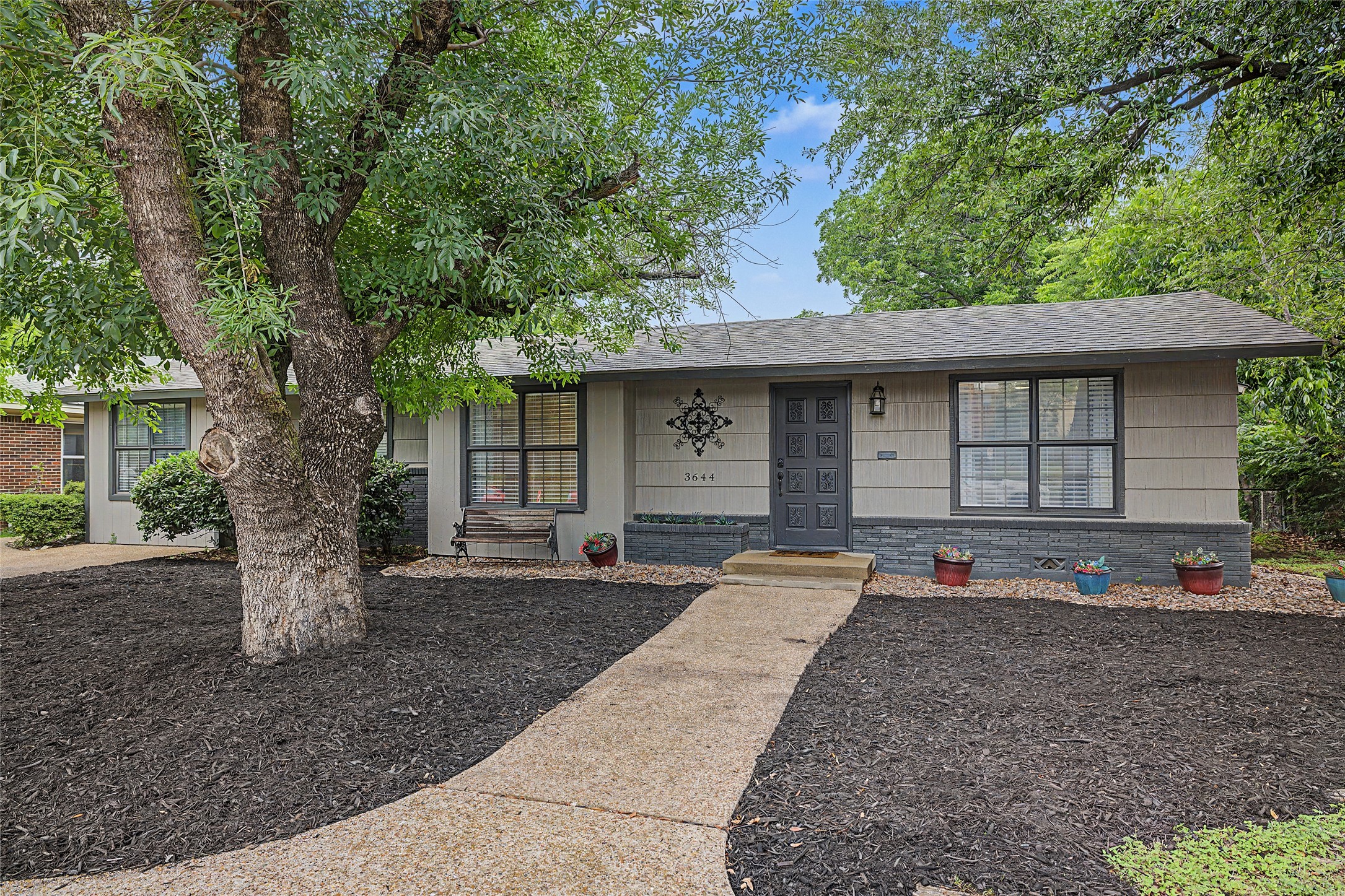 3644 W Seminary Drive Fort Worth TX 76109