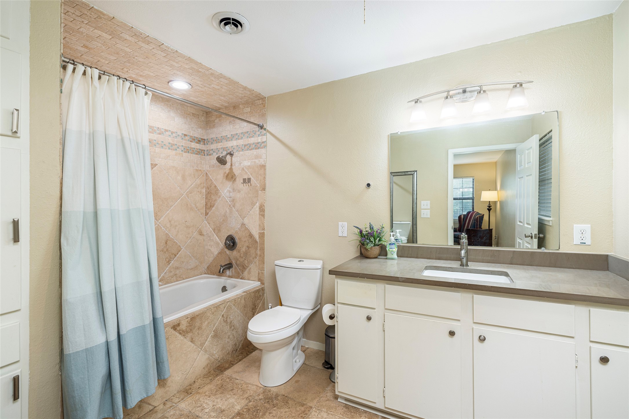 3644 W Seminary Drive Fort Worth TX 76109
