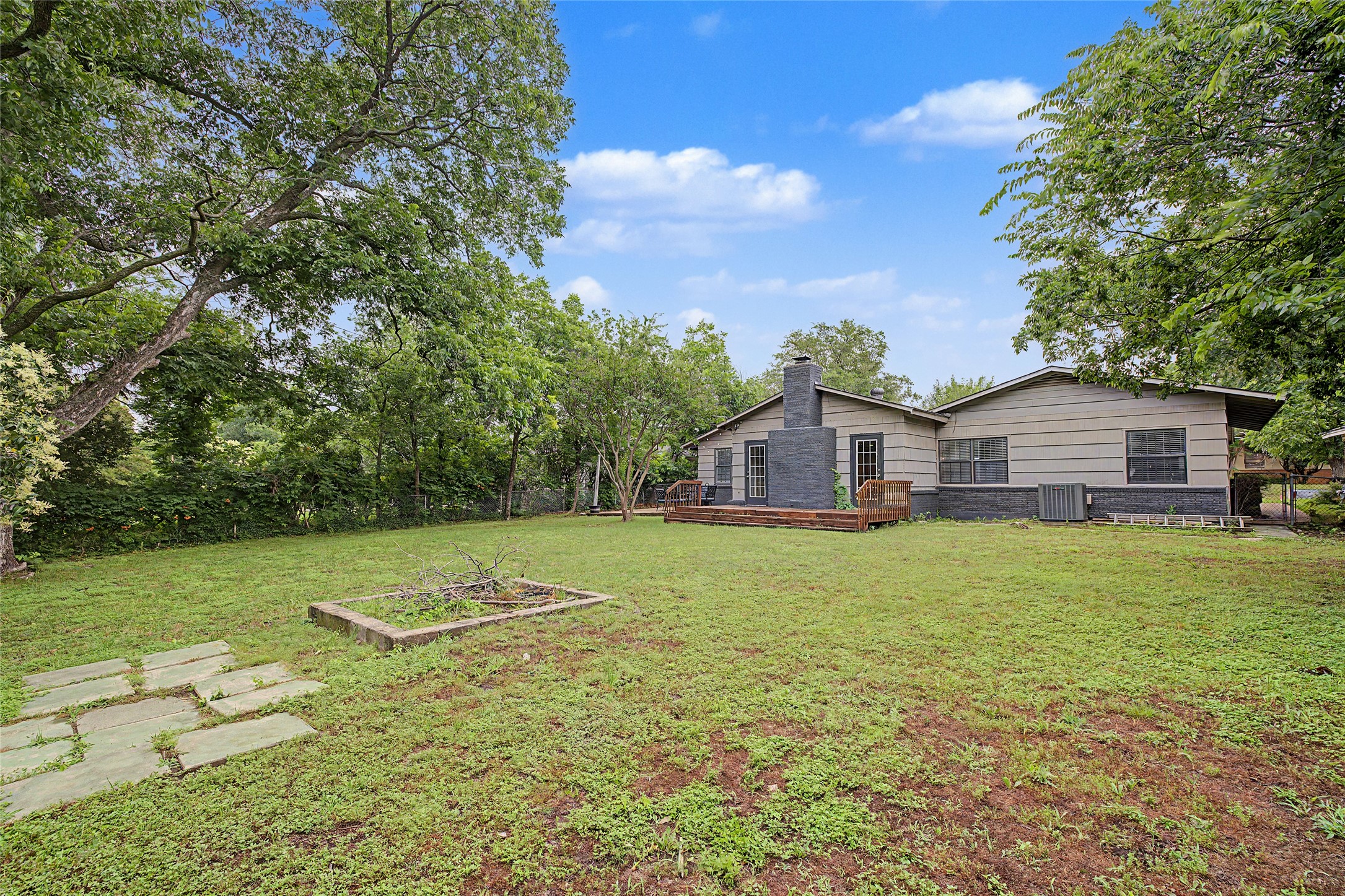 3644 W Seminary Drive Fort Worth TX 76109
