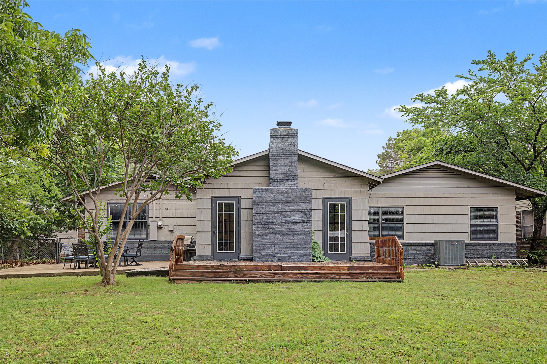 3644 W Seminary Drive Fort Worth TX 76109
