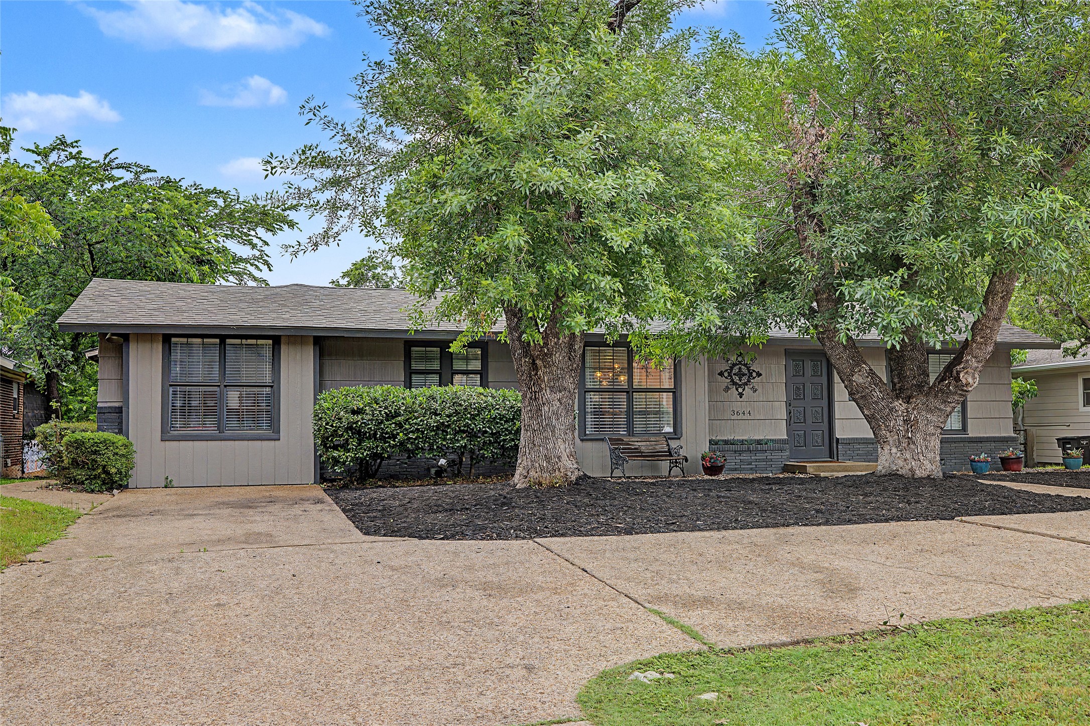 3644 W Seminary Drive Fort Worth TX 76109