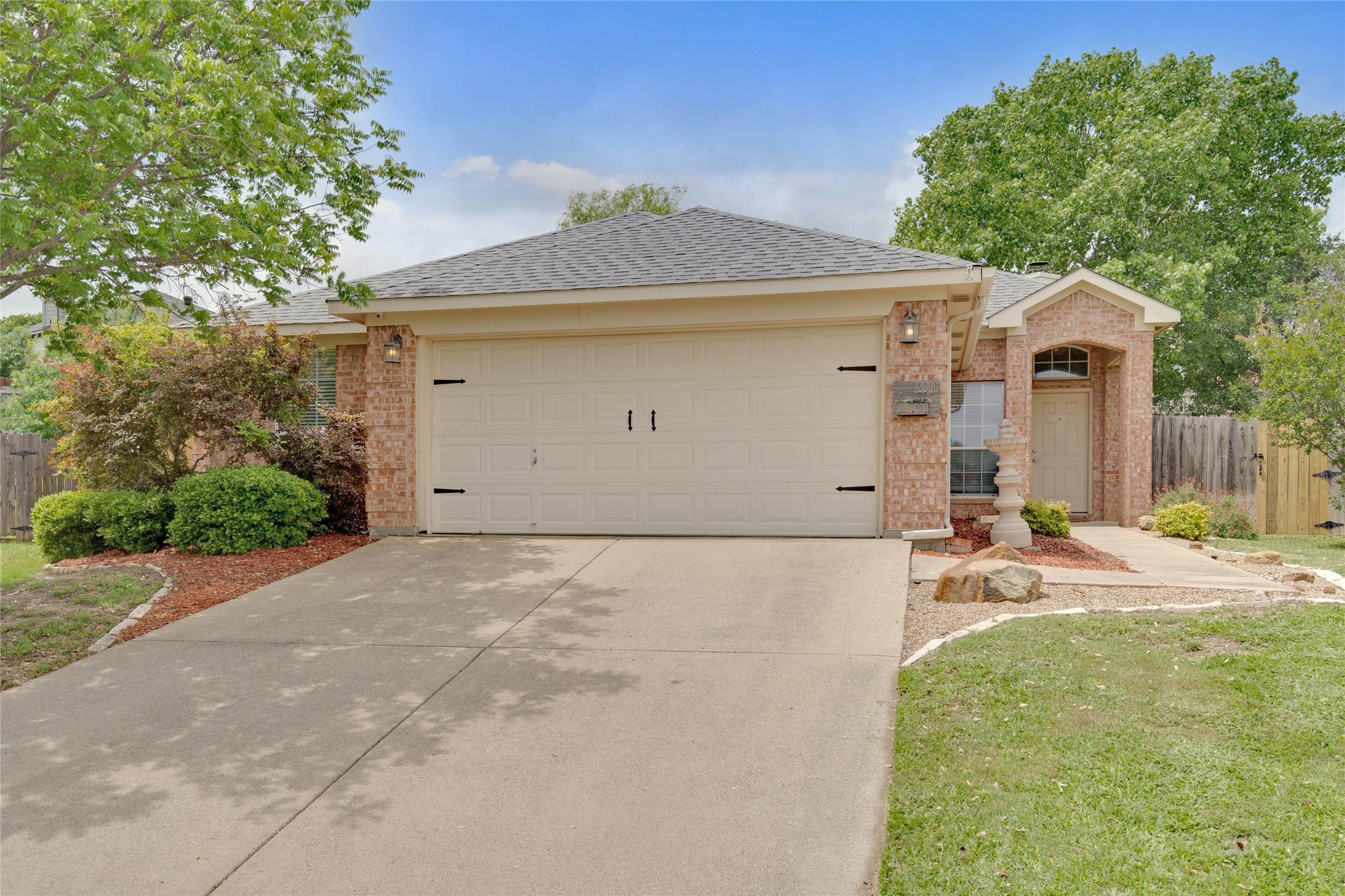 2300 Whitney Court Fort Worth TX 76120