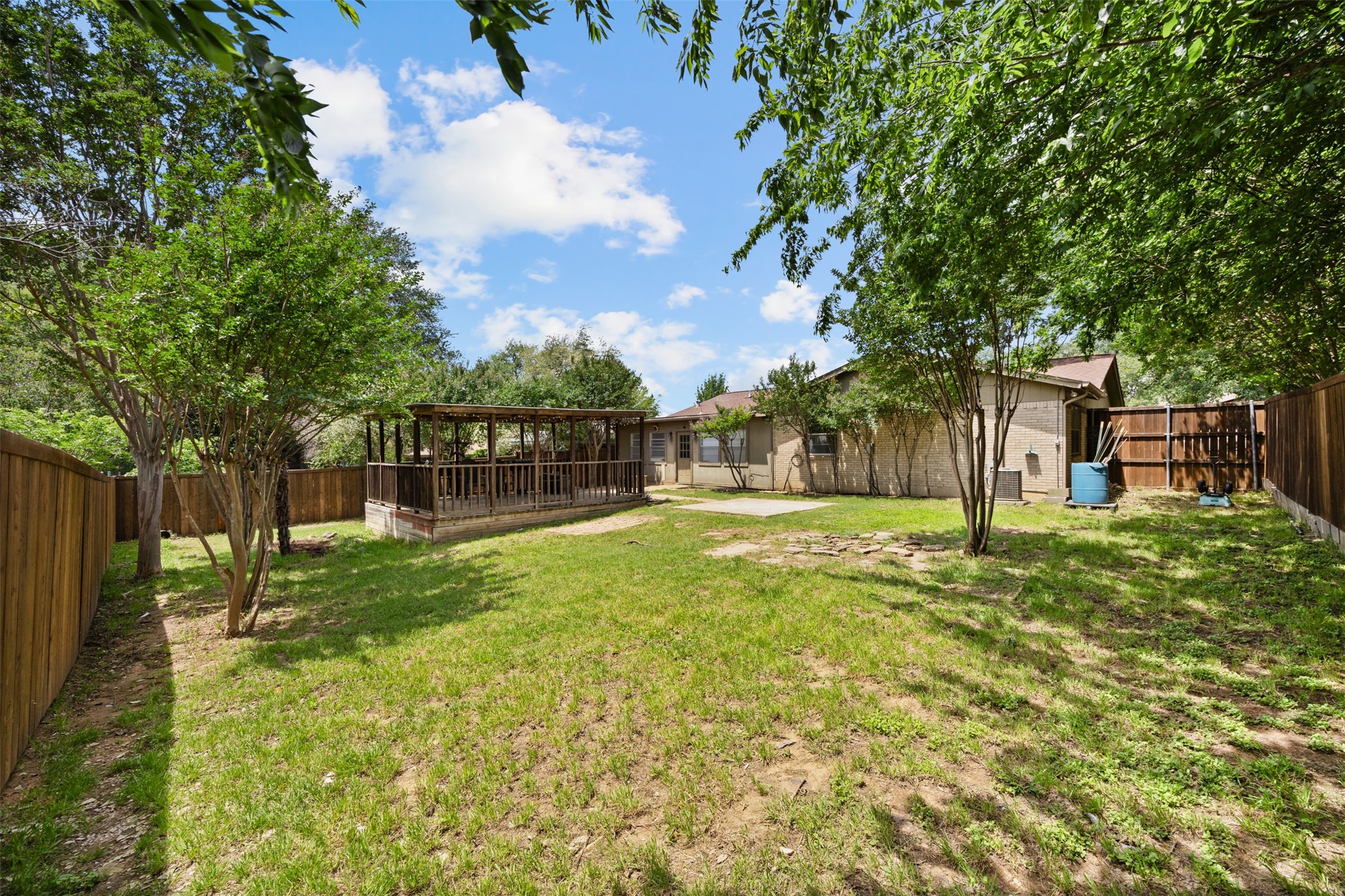 2010 Warwick Drive Arlington TX 76015