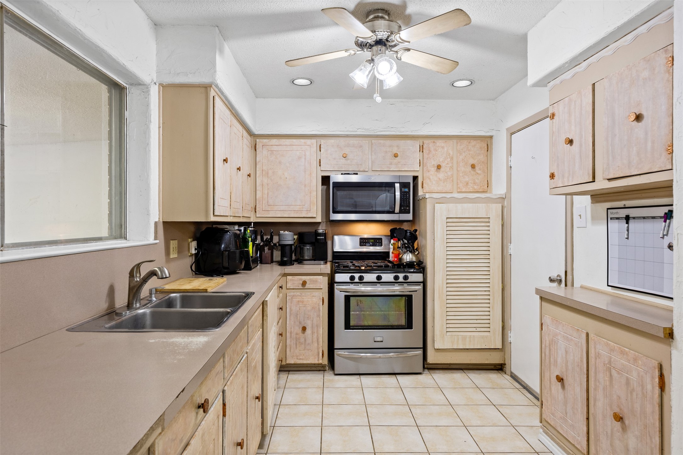 2010 Warwick Drive Arlington TX 76015