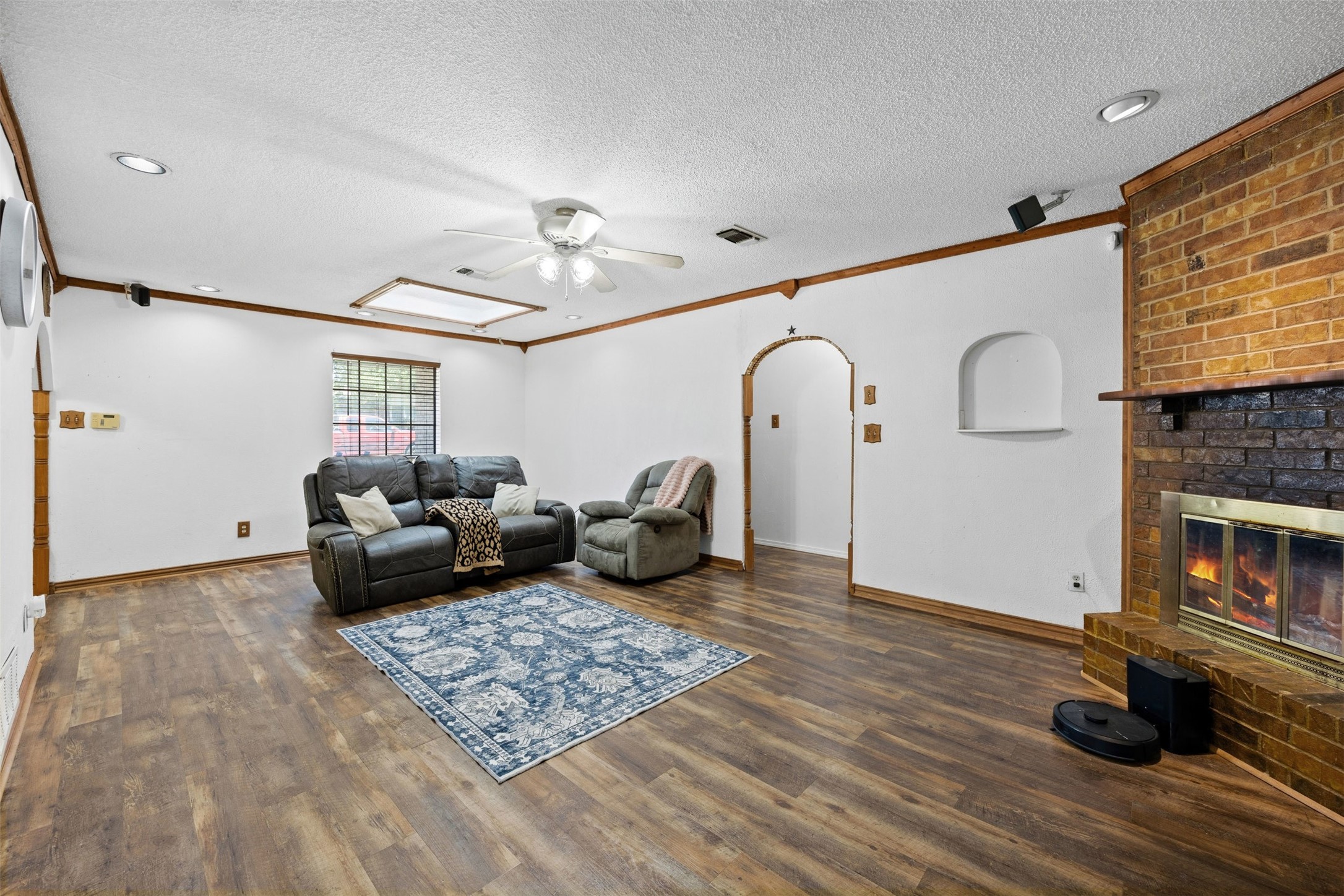 2010 Warwick Drive Arlington TX 76015