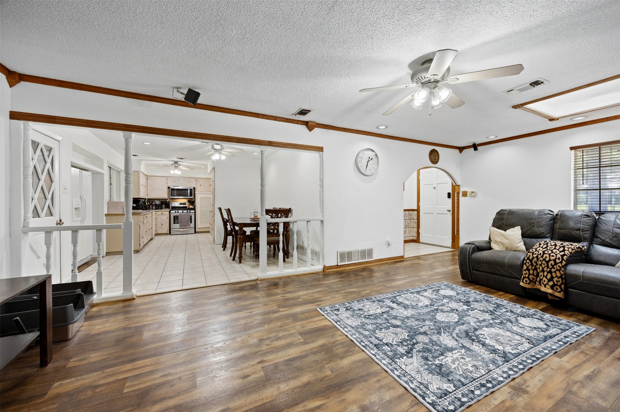 2010 Warwick Drive Arlington TX 76015