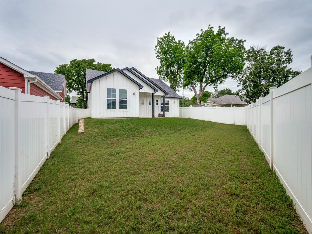 216 Wilson Street Lake Dallas TX 75065