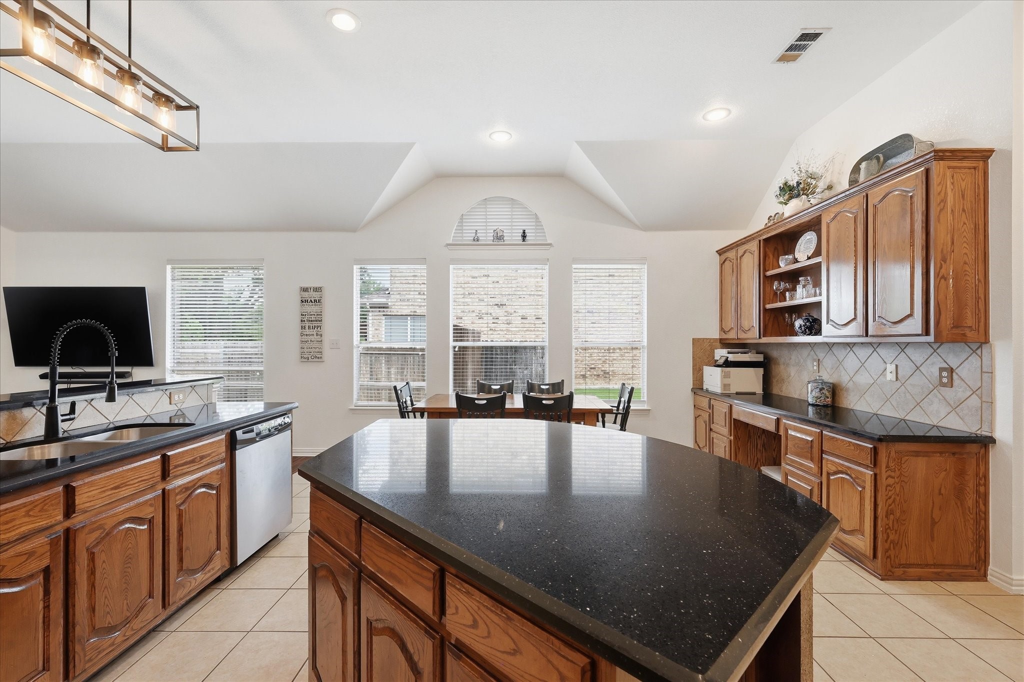 8106 Summerleaf Drive Arlington TX 76001