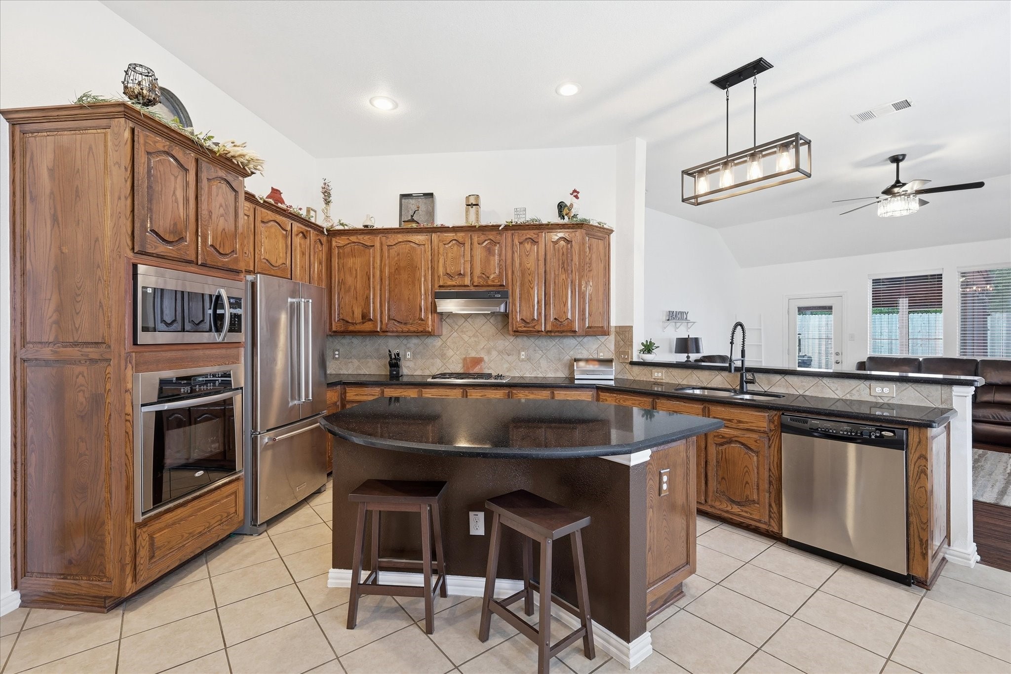 8106 Summerleaf Drive Arlington TX 76001