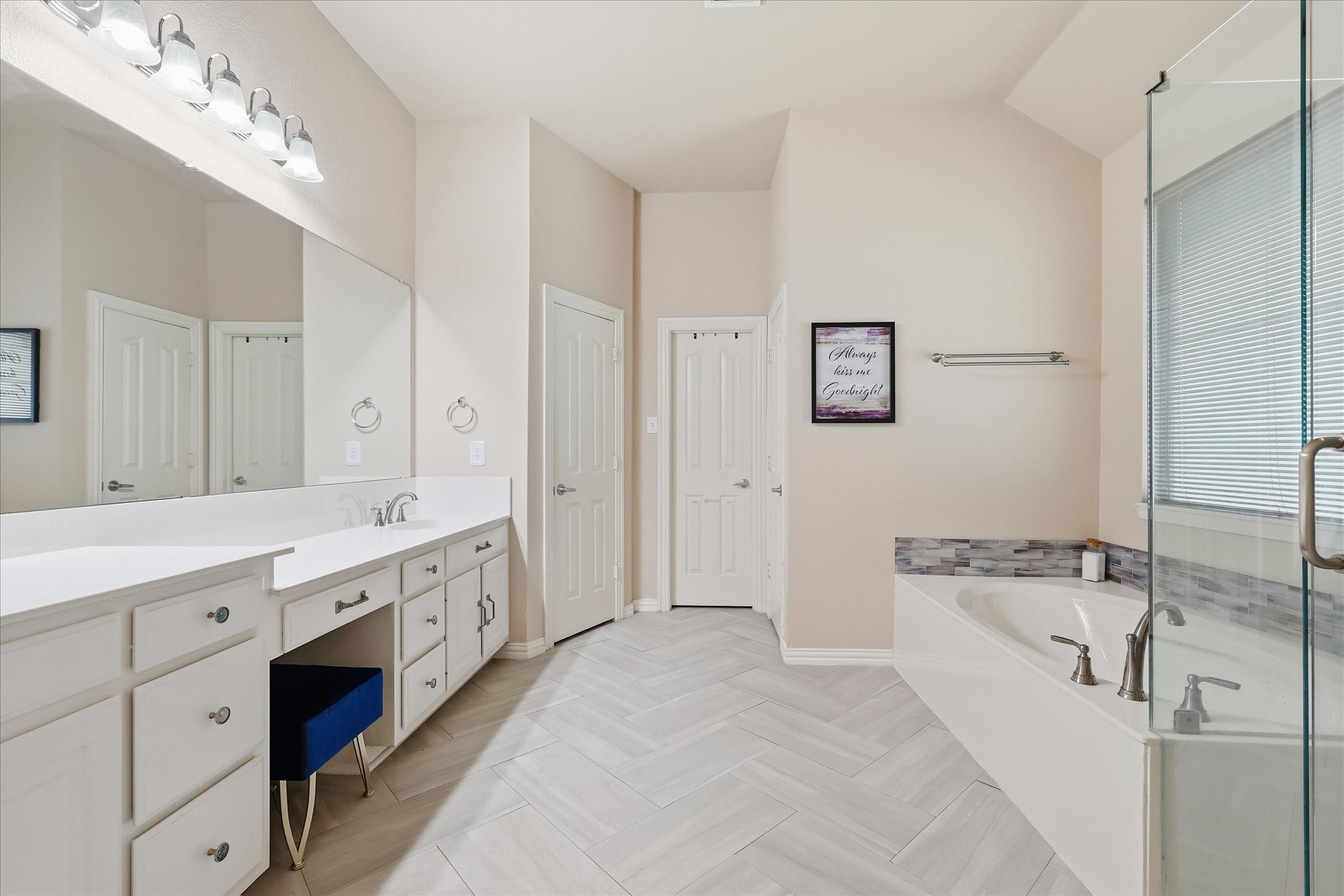 8106 Summerleaf Drive Arlington TX 76001