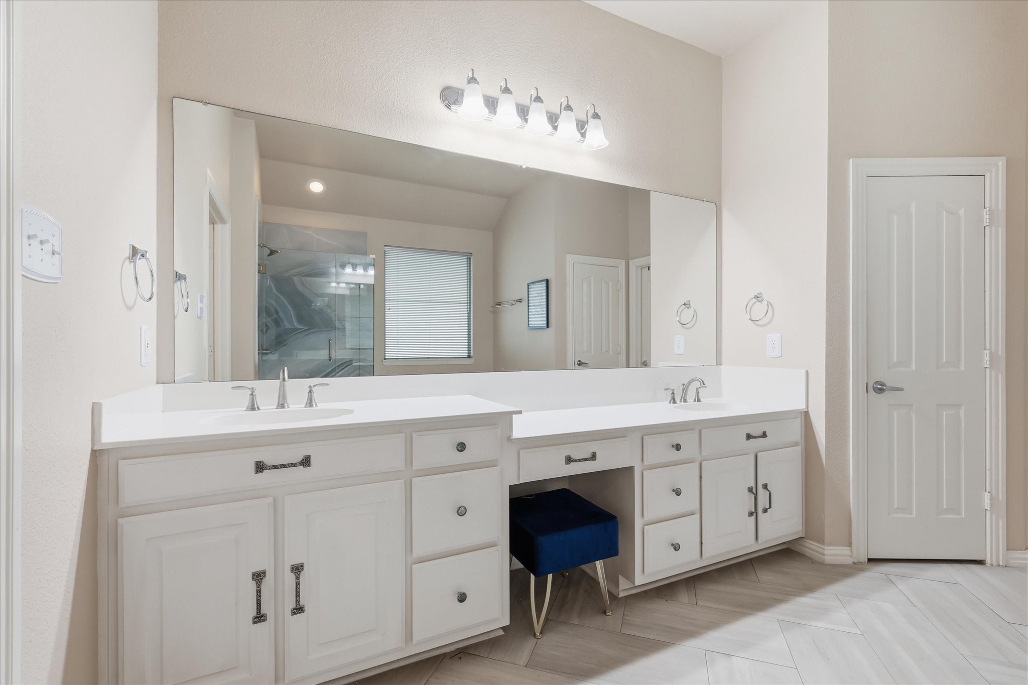8106 Summerleaf Drive Arlington TX 76001