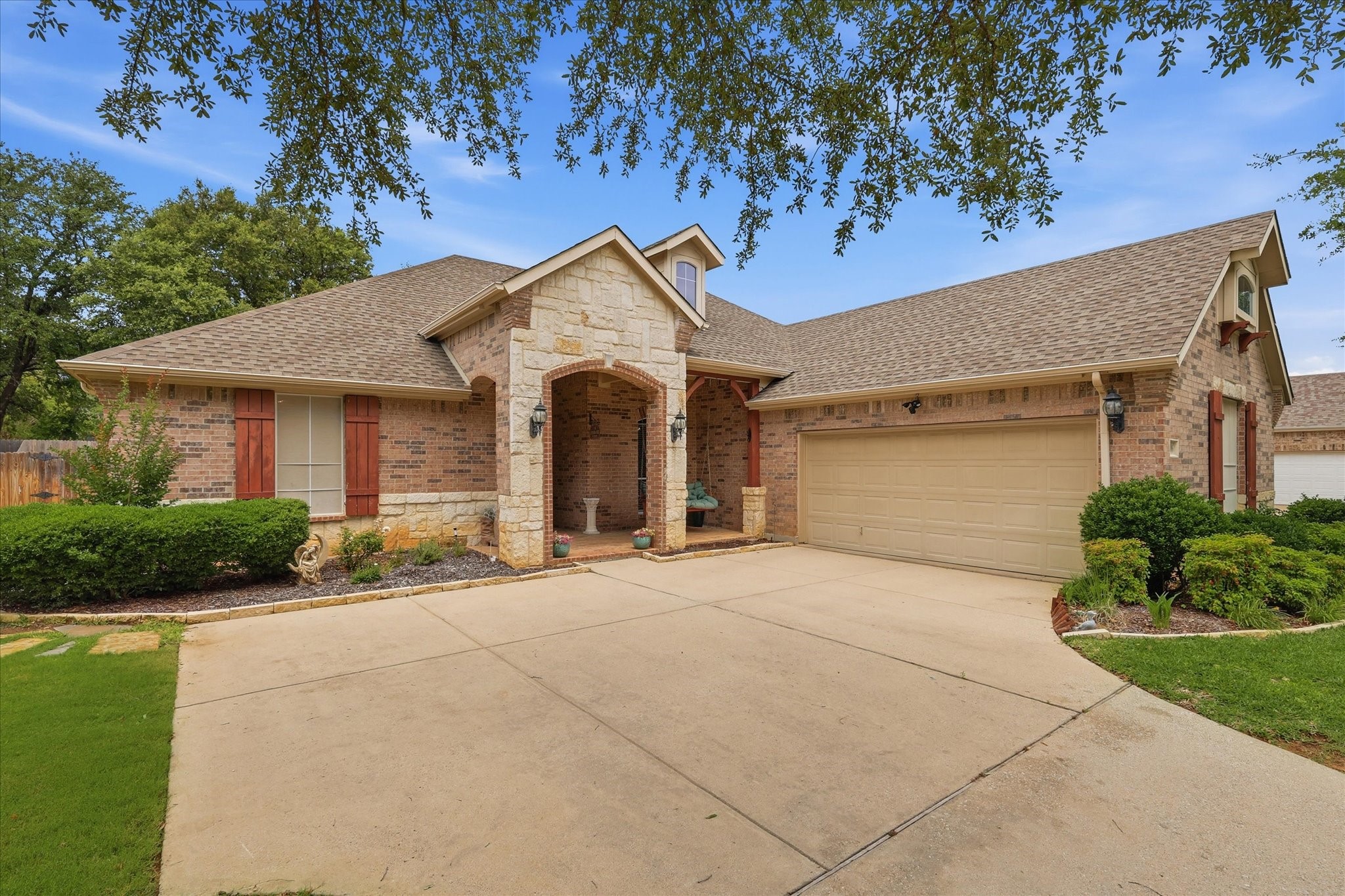8106 Summerleaf Drive Arlington TX 76001