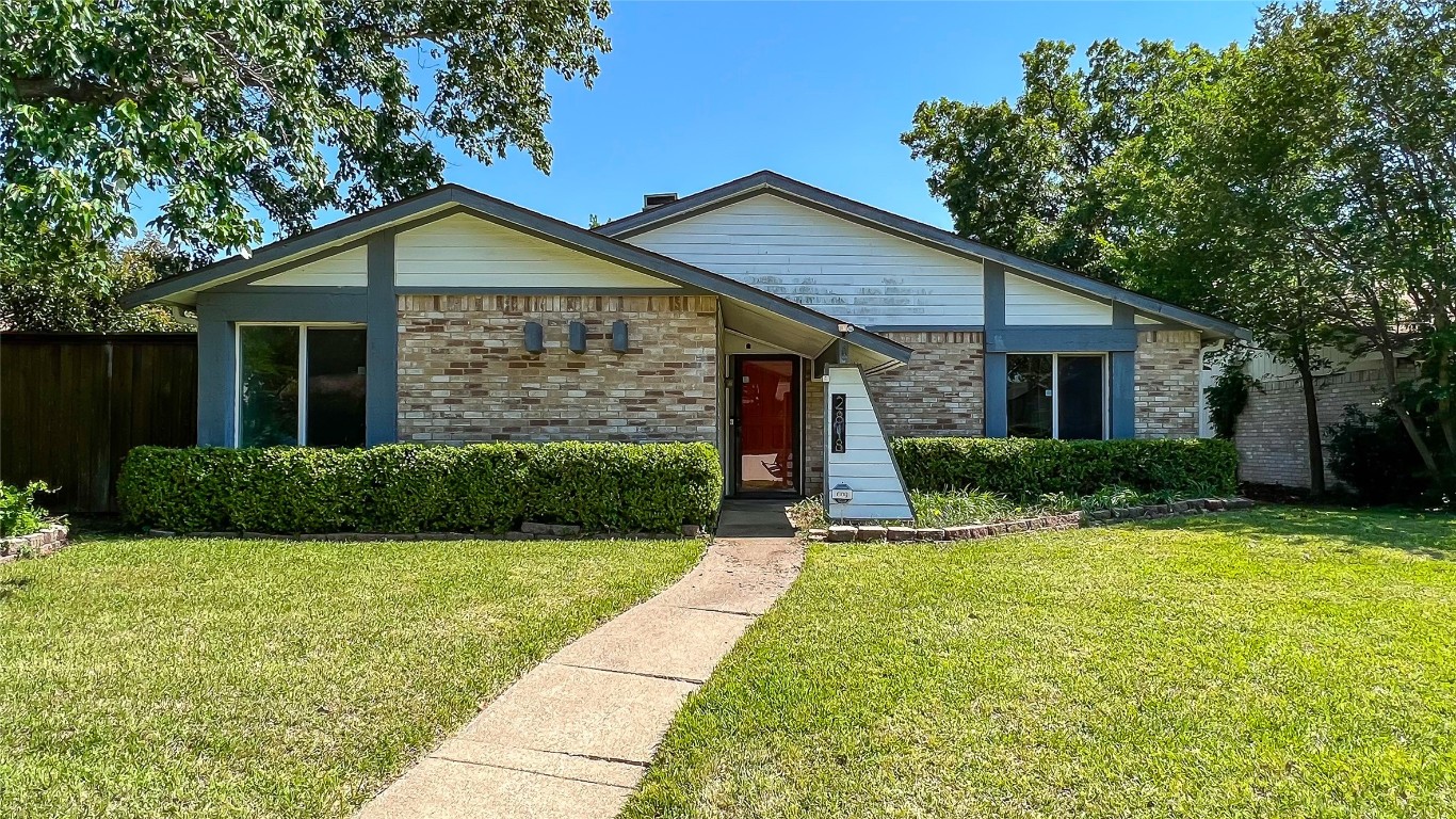 2818 Chariot Lane Garland TX 75044