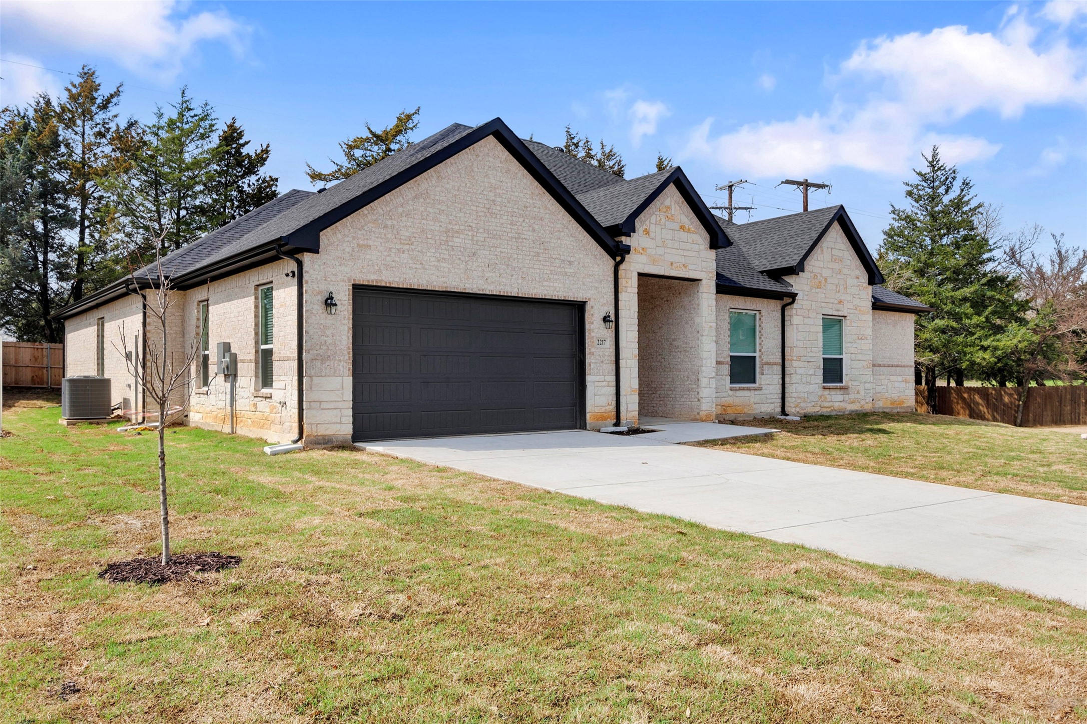 2217 S Peachtree Court Denison TX 75020