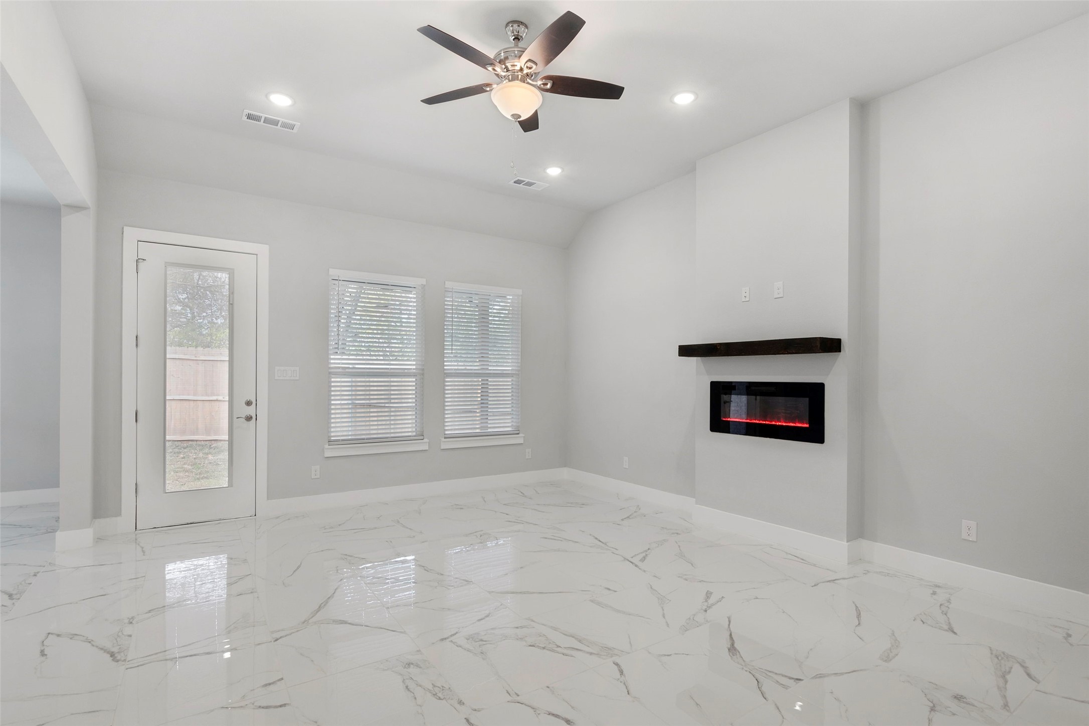 2217 S Peachtree Court Denison TX 75020