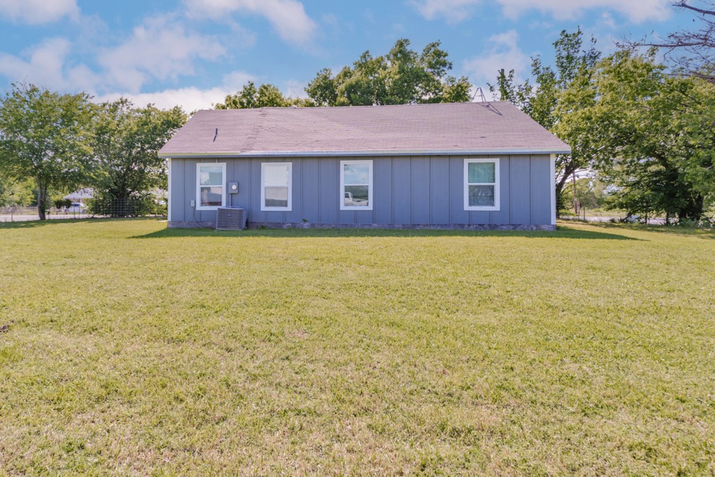 709 W Live Oak Street Alvord TX 76225