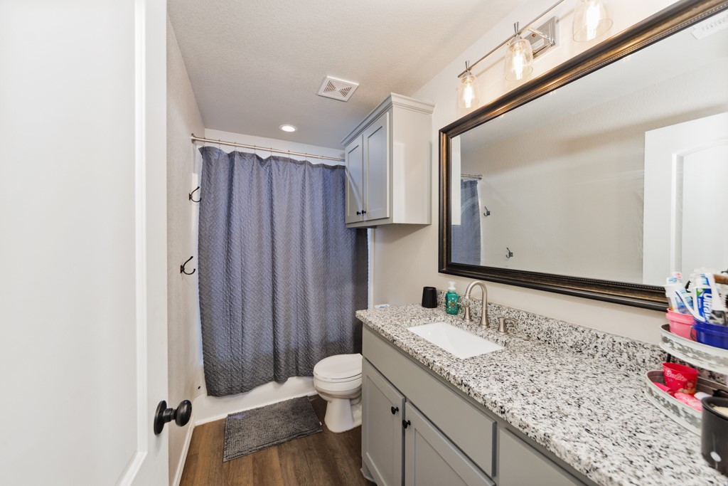 709 W Live Oak Street Alvord TX 76225
