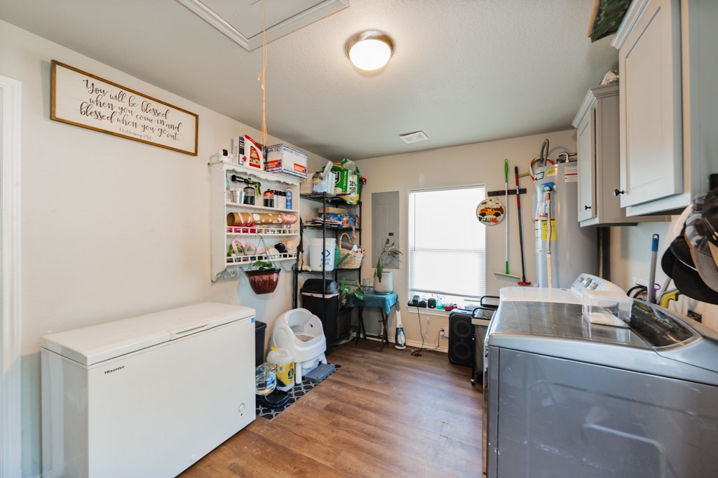 709 W Live Oak Street Alvord TX 76225