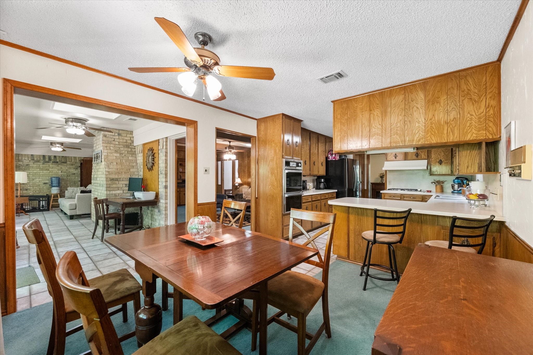 2213 Shadywood Court Arlington TX 76012