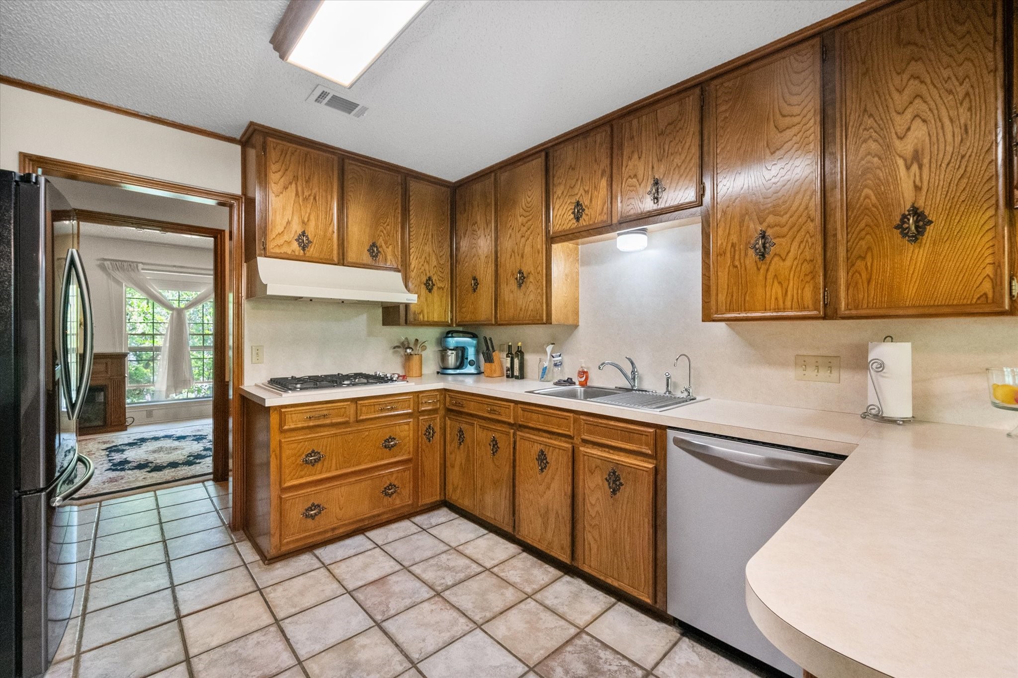 2213 Shadywood Court Arlington TX 76012