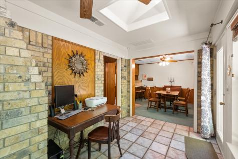 2213 Shadywood Court Arlington TX 76012