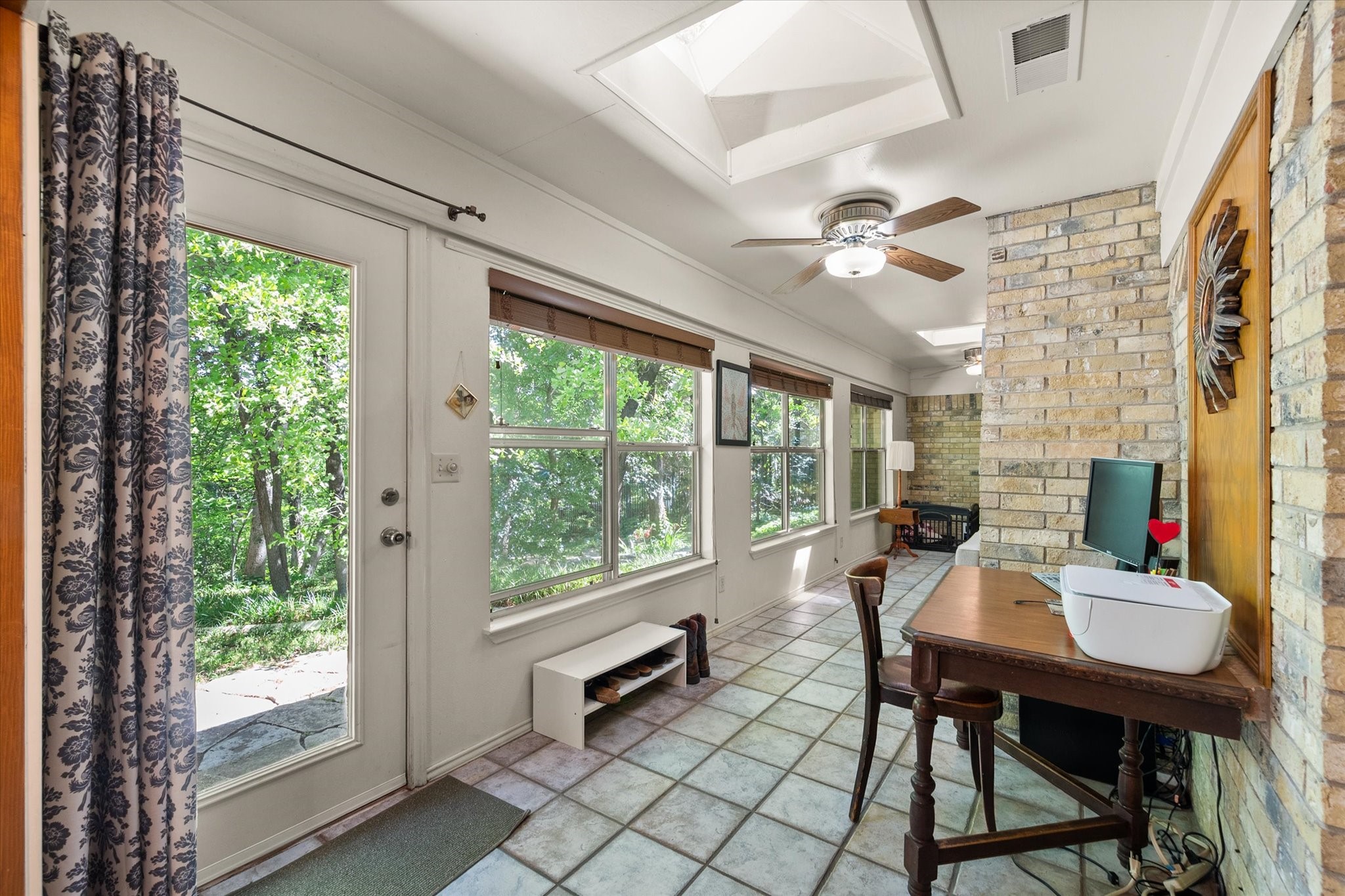 2213 Shadywood Court Arlington TX 76012