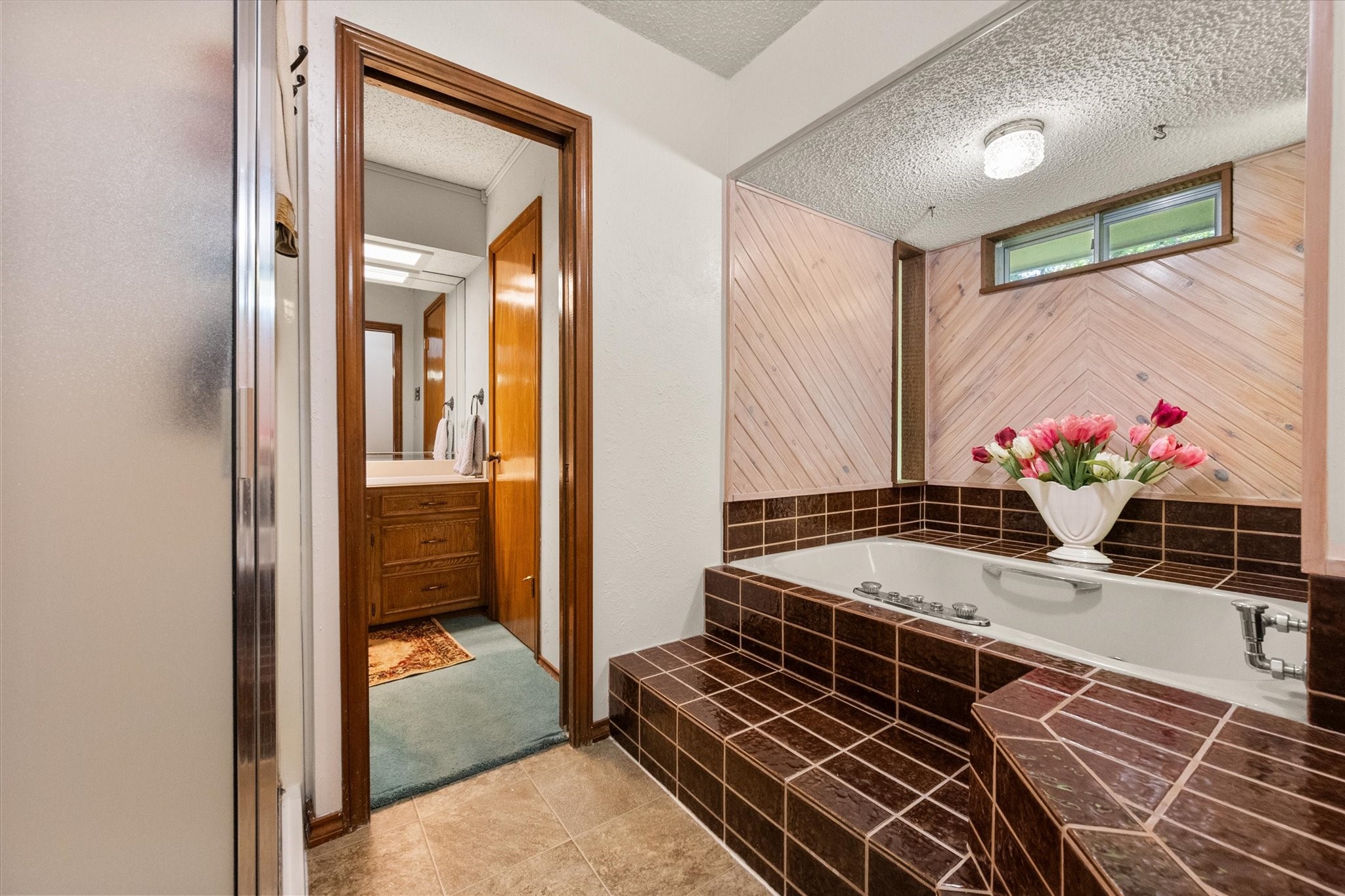 2213 Shadywood Court Arlington TX 76012