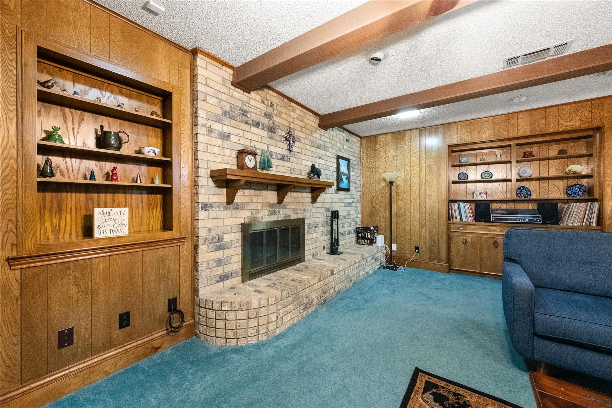 2213 Shadywood Court Arlington TX 76012