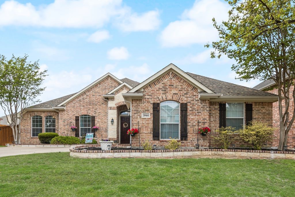2944 Bahia Grand Prairie TX 75054