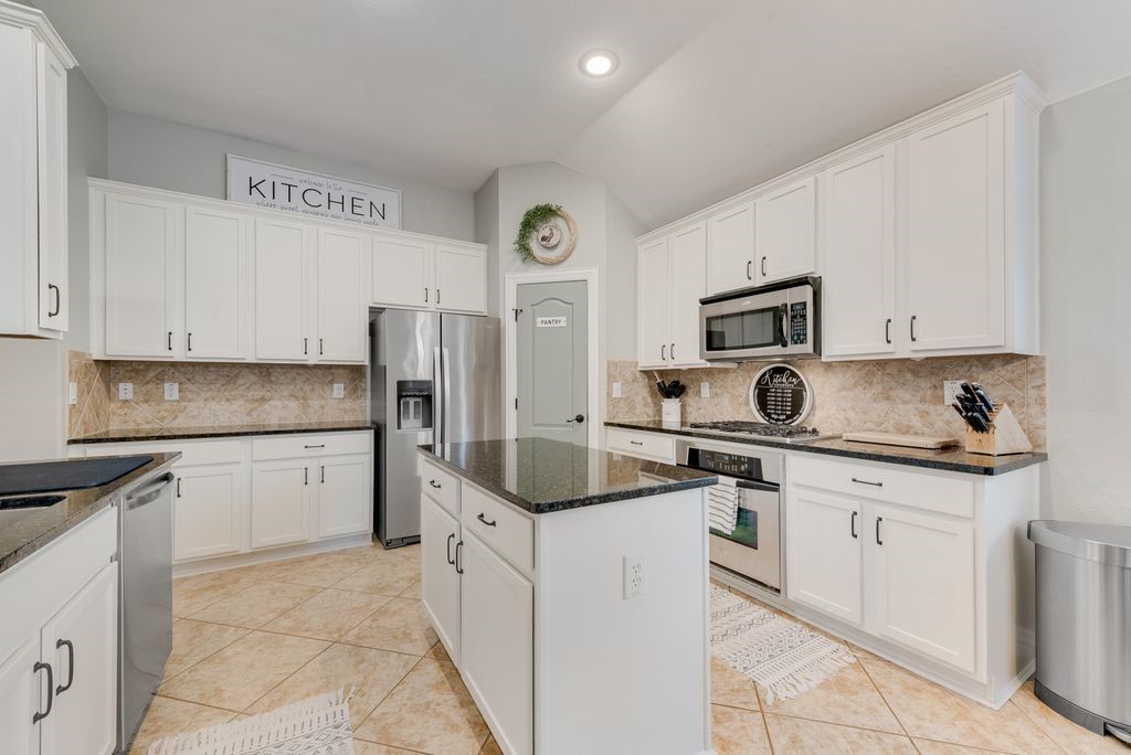 2944 Bahia Grand Prairie TX 75054