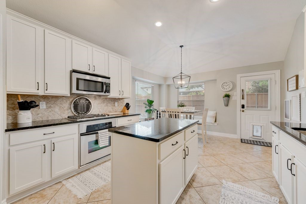 2944 Bahia Grand Prairie TX 75054