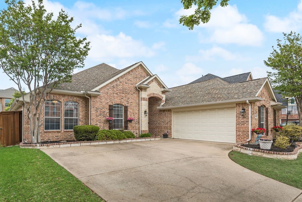 2944 Bahia Grand Prairie TX 75054