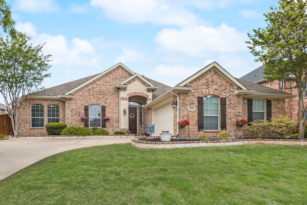 2944 Bahia Grand Prairie TX 75054