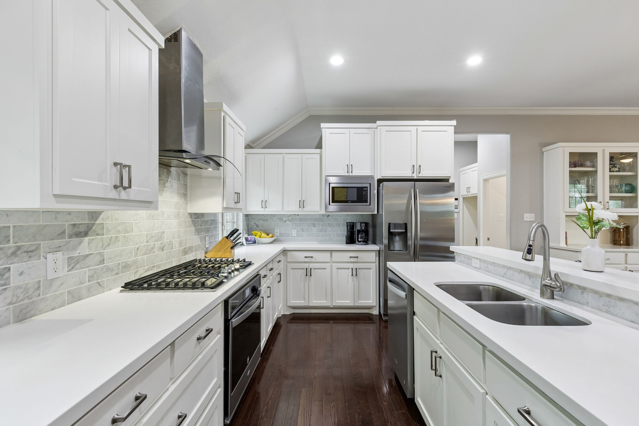 6427 Lake Bluff Drive Dallas TX 75249