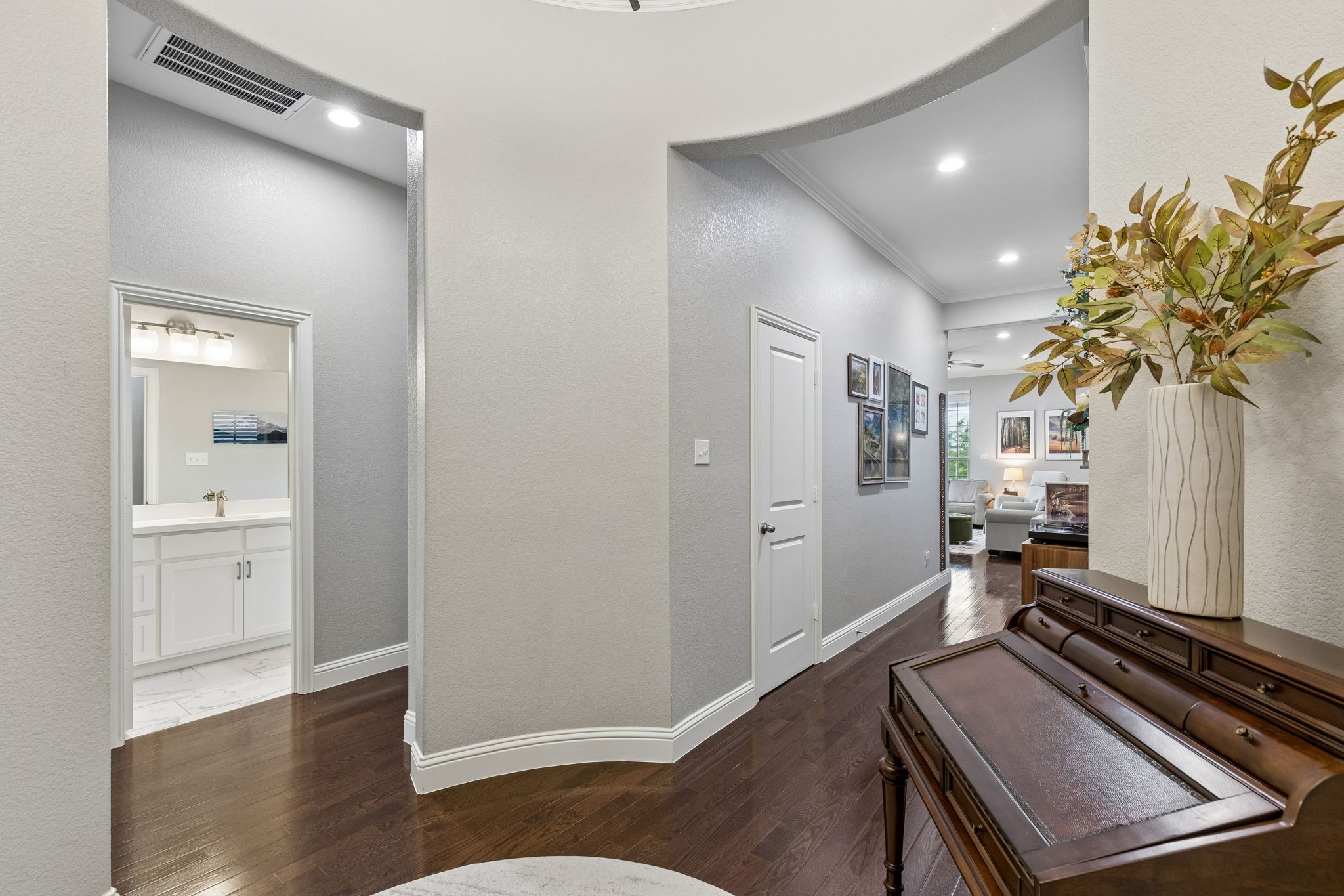 6427 Lake Bluff Drive Dallas TX 75249