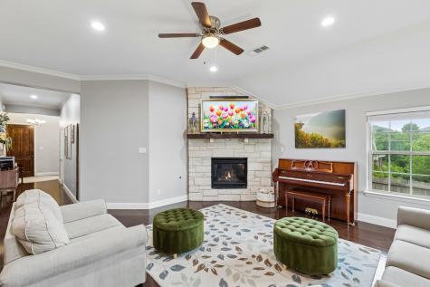 6427 Lake Bluff Drive Dallas TX 75249
