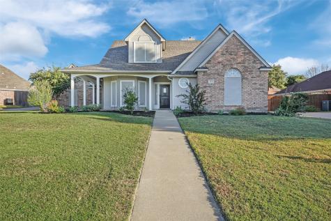 123 Daisey Lane Justin TX 76247