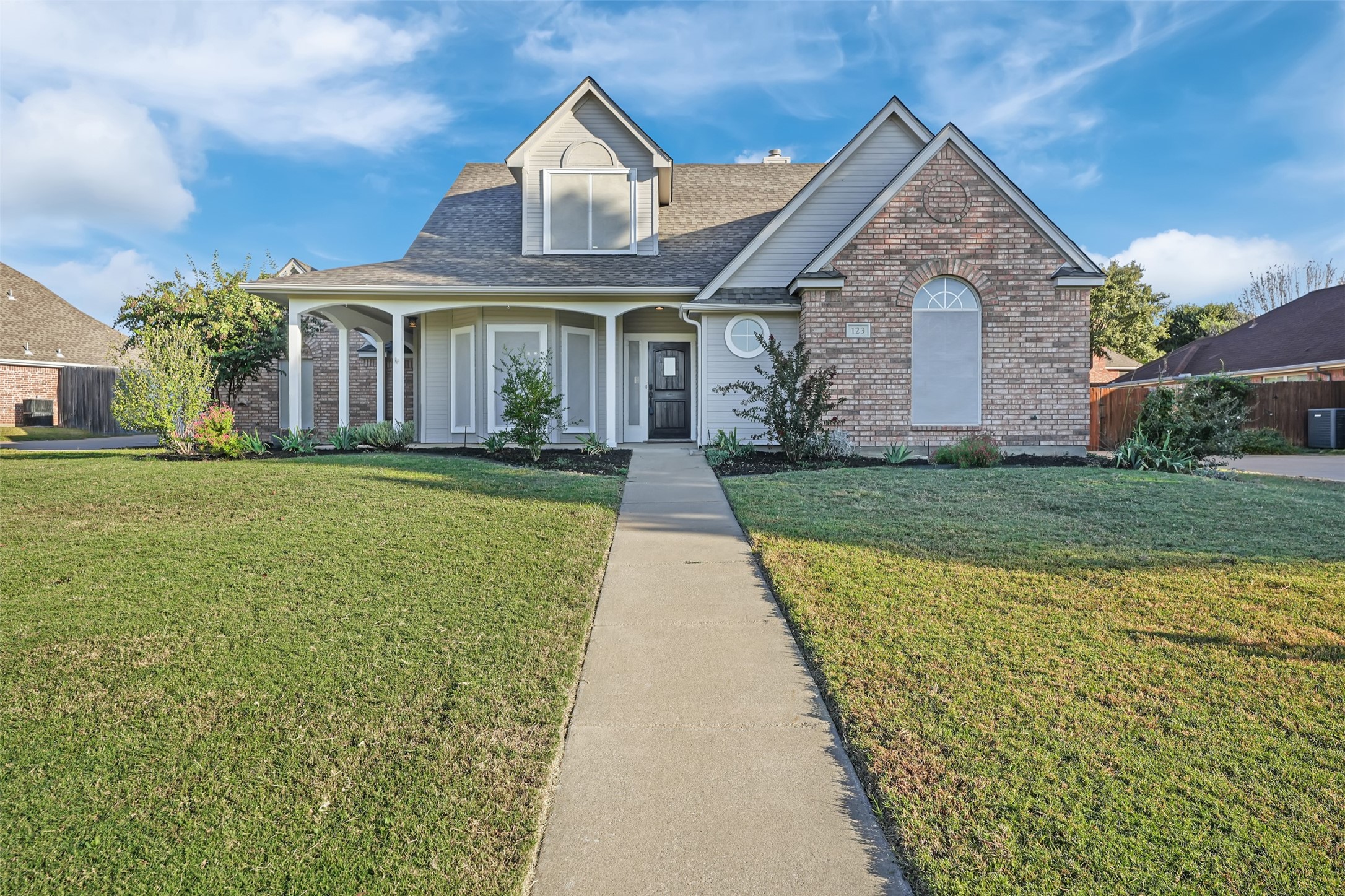 123 Daisey Lane Justin TX 76247