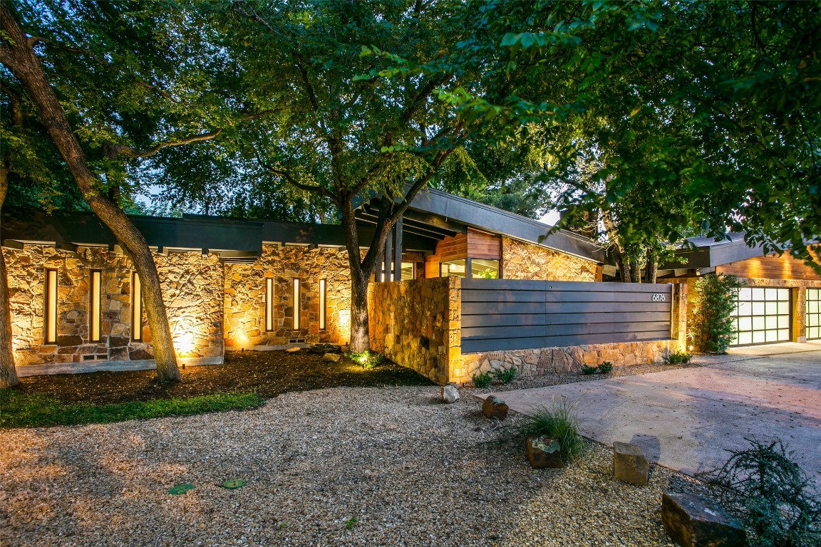 6876 Spring Valley Road Dallas TX 75254