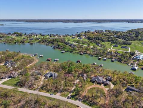 892 Waters Edge Drive Corsicana TX 75109