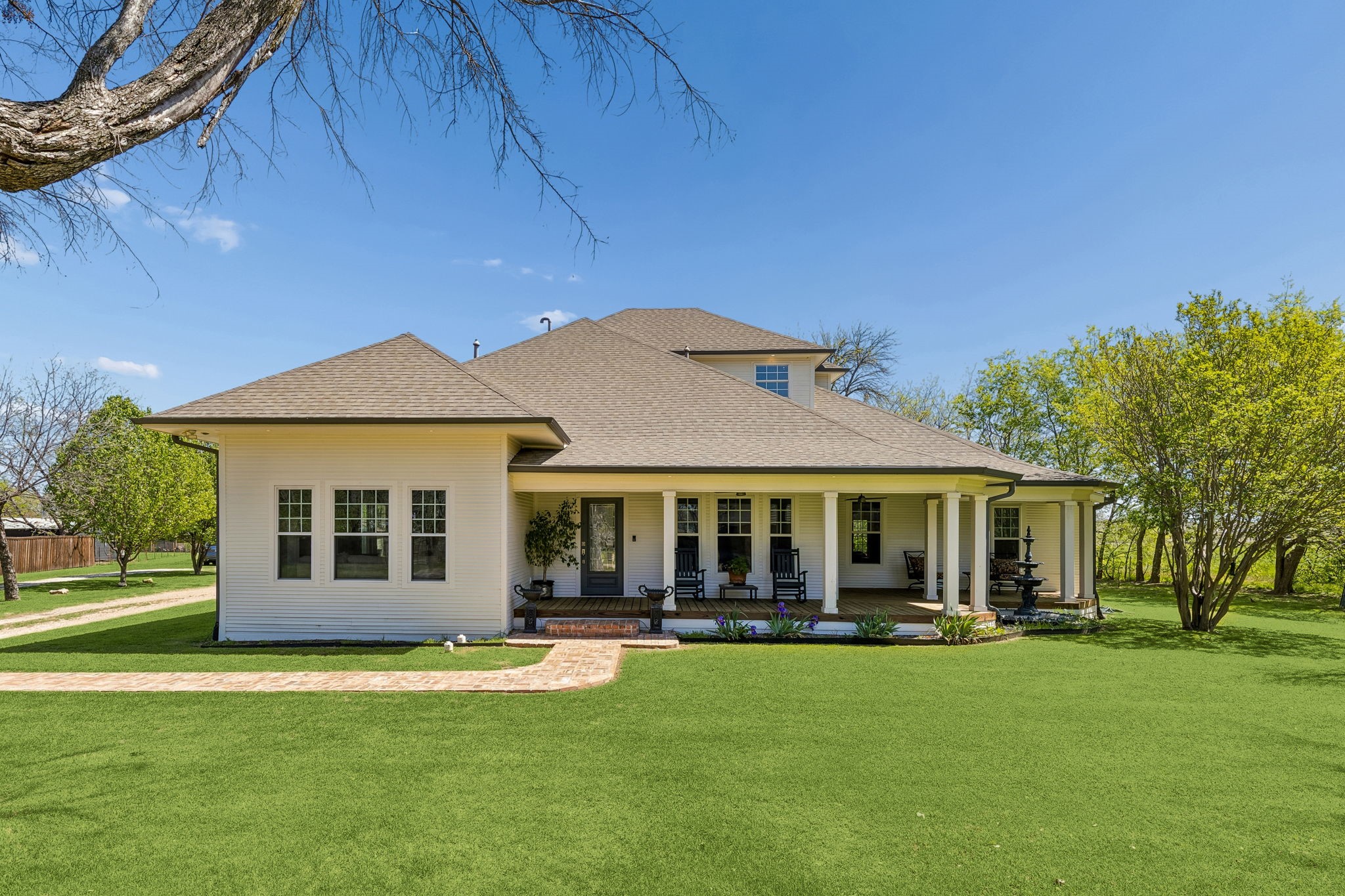 Roanoke TX, 110 S Walnut