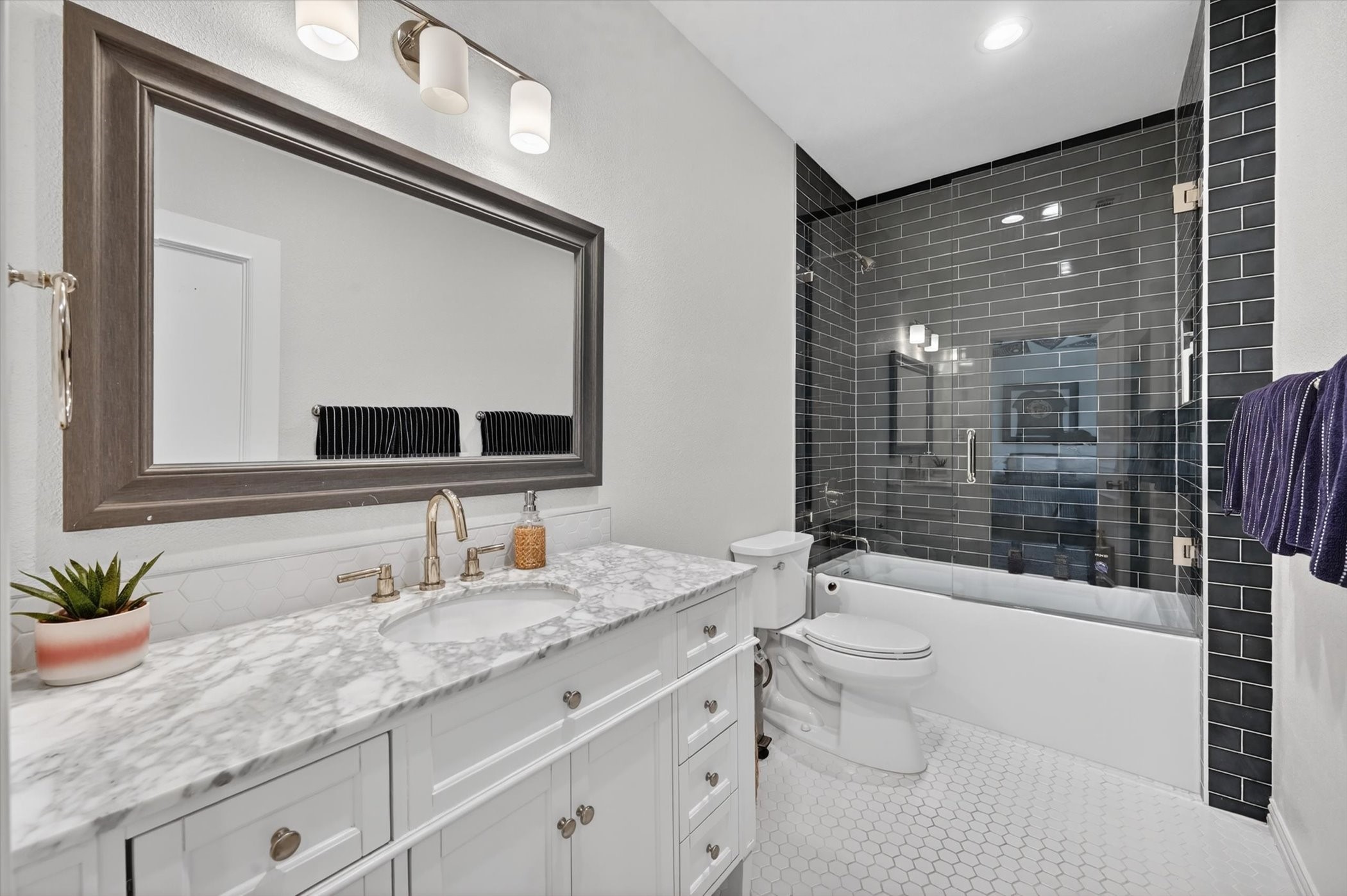 5132 Quail Lake Drive Dallas TX 75287