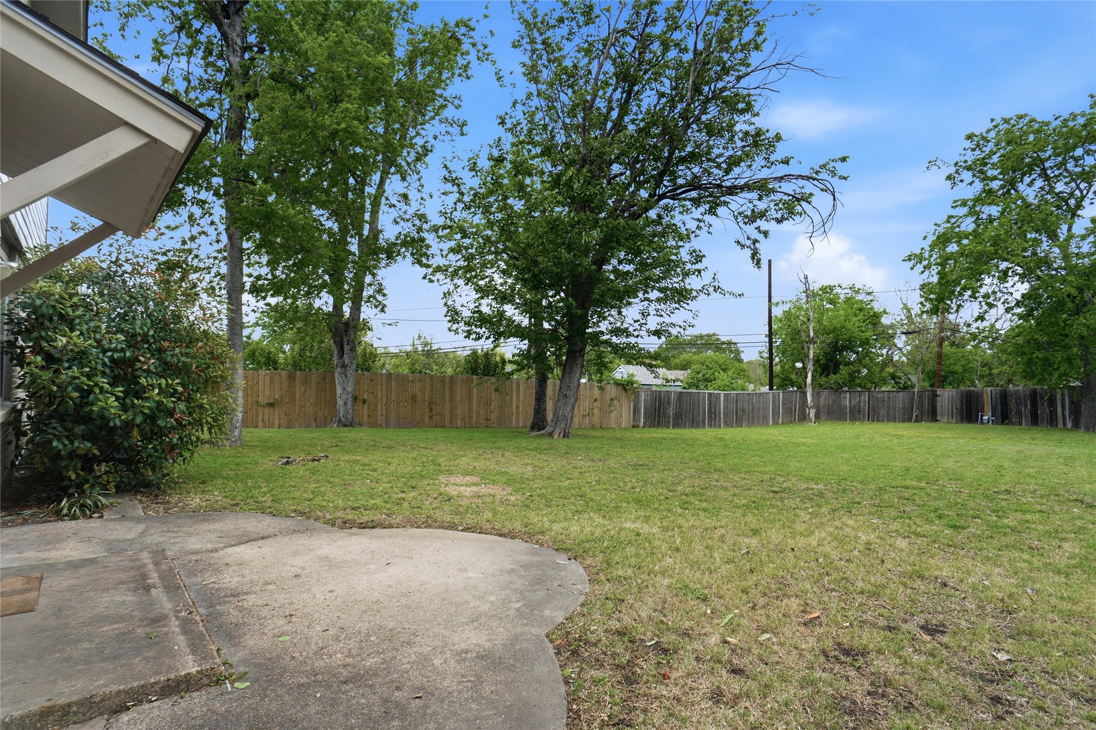 2823 Ermine Way Farmers Branch TX 75234