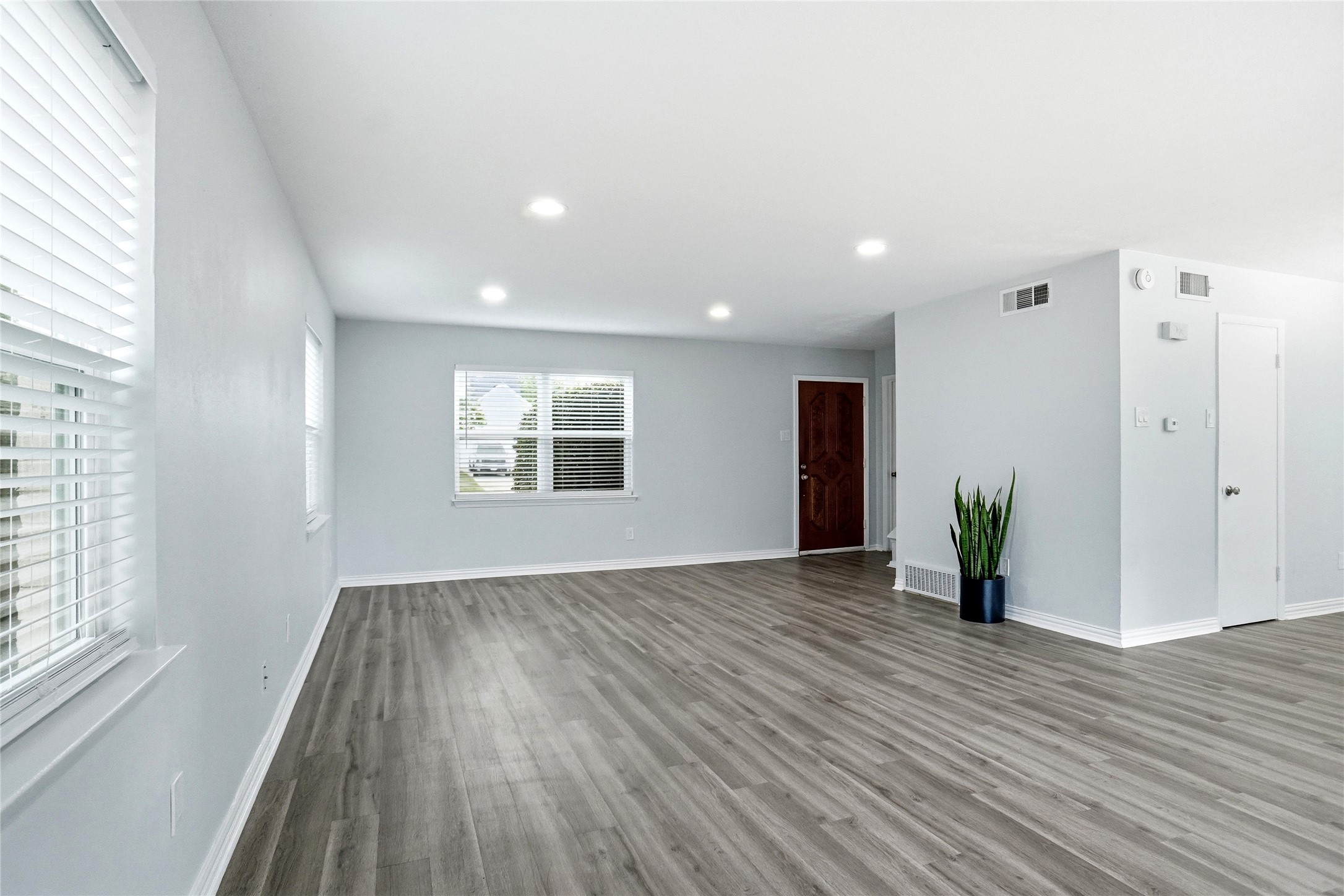 2823 Ermine Way Farmers Branch TX 75234