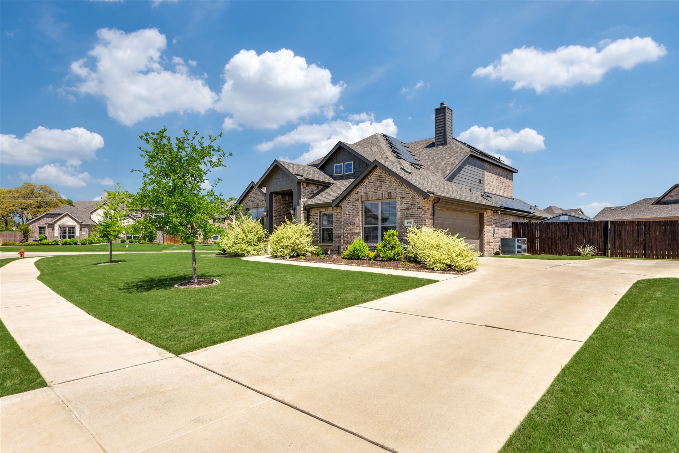 1909 Manzana Way Burleson TX 76028