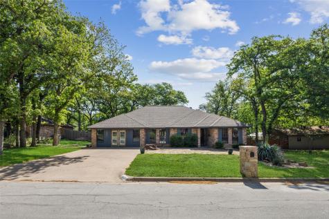 1017 Wood Ridge Drive Azle TX 76020